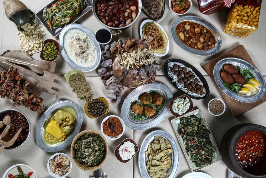 İftar ve sahur için sağlıklı beslenme önerileri. Sindirim için vücuda süre verin