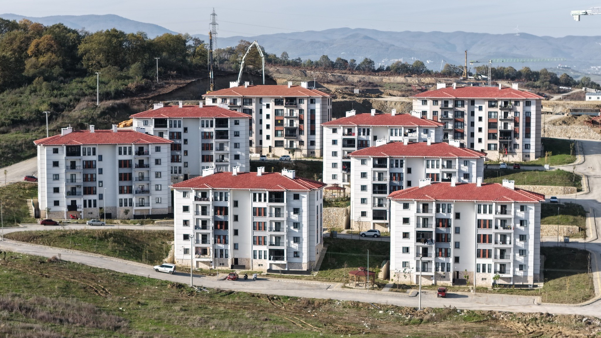 TOKİ yeni kura takvimi belli oldu! Bakan Kurum açıkladı: Bu hafta 7 il listede