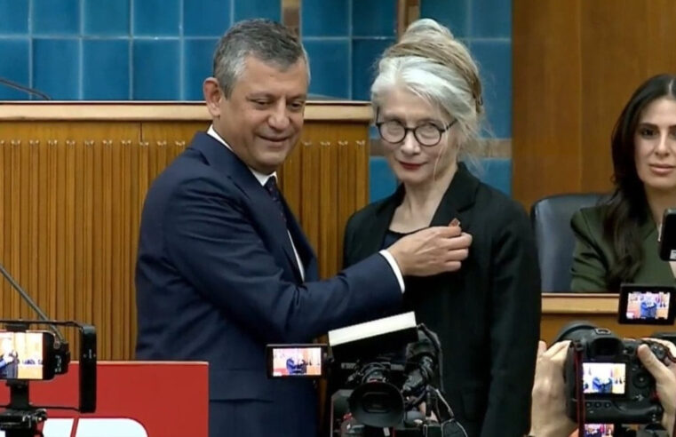 Emine Ülker Tarhan, CHP’ye geri döndü