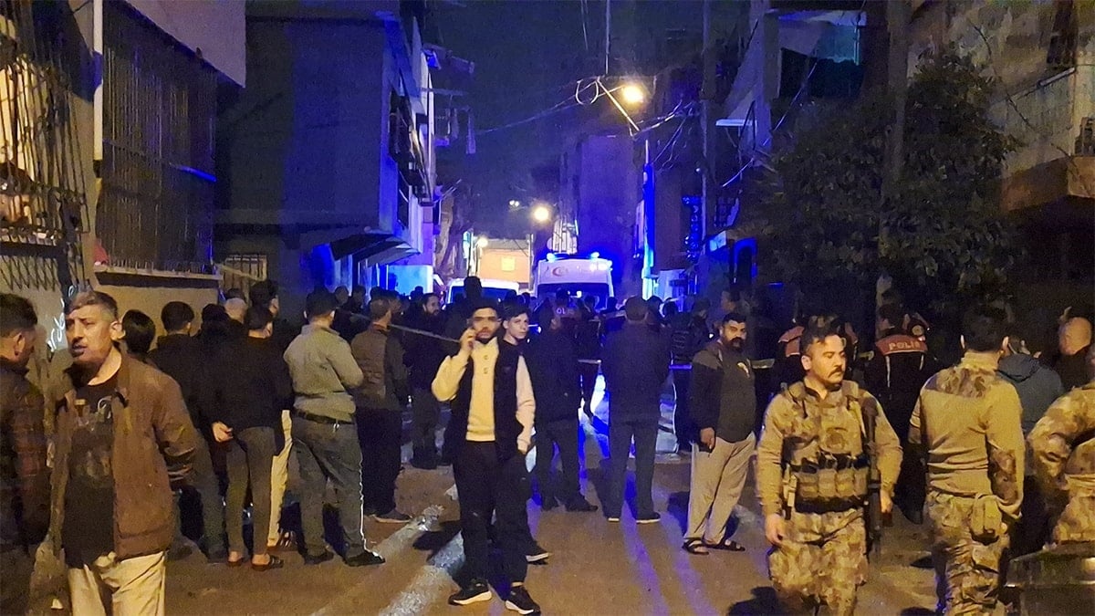 Mahalleyi sokağa döken patlama: Ölü ve yaralı var
