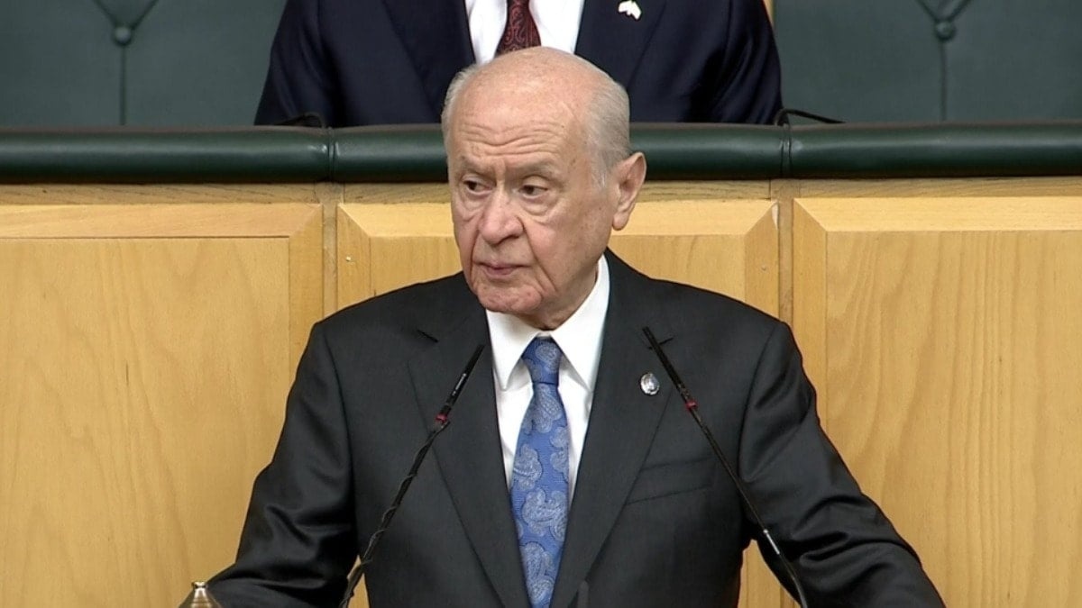 Gözler onun açıklamasındaydı, Bahçeli kürsüden çıkıştı: “Oyalanmaya gerek yok”
