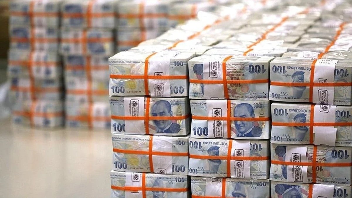 CHP’li Akay: Hazine sadece üç ayda 867,6 milyar TL faiz ödedi