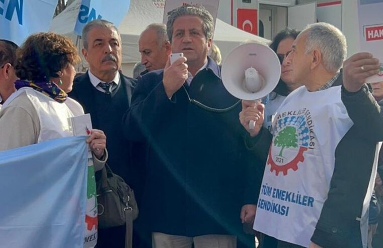 Emekliler bir milyon dilekçeye koşuyor