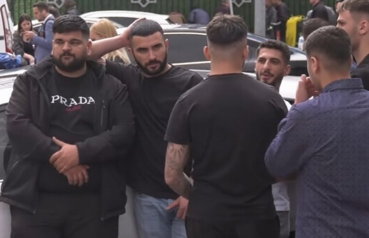 Özgür Özel: Ankara barlarında bodyguardlık yapan mafyatik tiplerle partiye girmeye çalıştılar