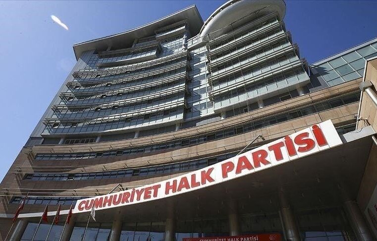 CHP’de bayramlaşma iki adrese bölündü