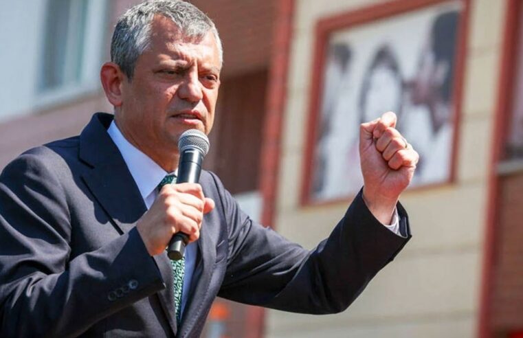 Özel’den yeni parti açıklaması