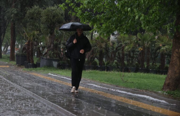 Hava bir anda tersine dönecek! Şakır şakır yağmur yağacak