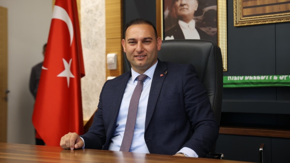 Koşar adım AKP’ye gidiyordu: Eski paylaşımları başını yaktı!