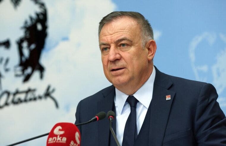 CHP’li belediyelere operasyona Zeybek’ten tepki