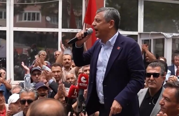 Özgür Özel’den dikkat çeken ‘bank’ çıkışı: Alkış tufanı koptu