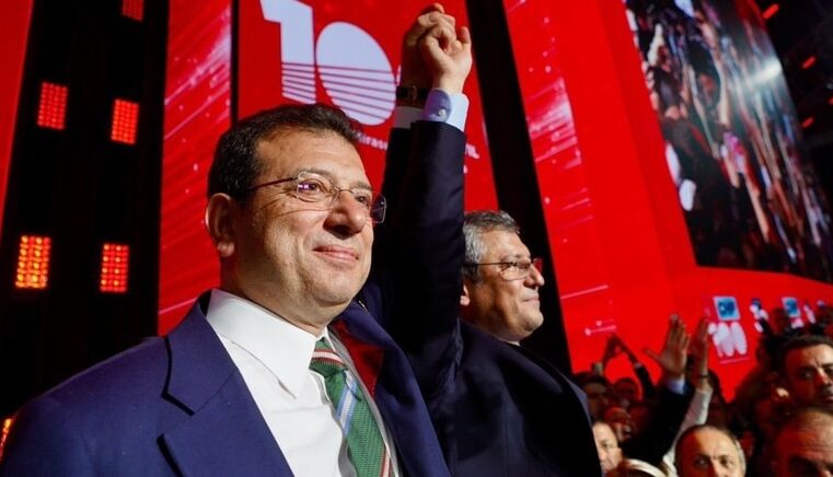 İmamoğlu, Özel’in fotoğrafıyla paylaşım yaparak seslendi: Bu fotoğrafa iyi baksın
