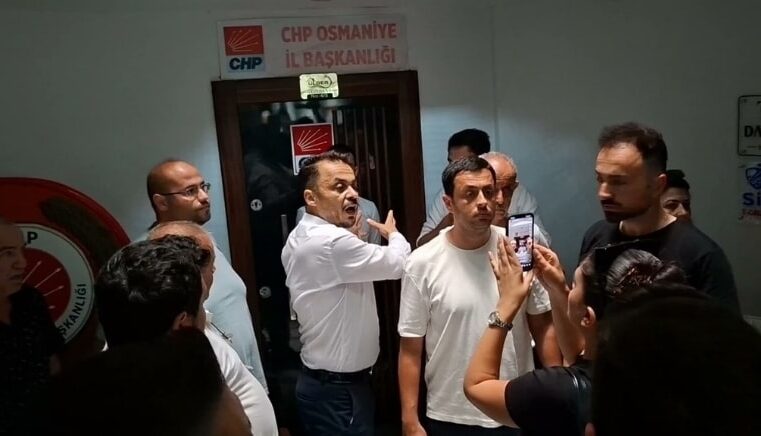 Kılıçdaroğlu yönetiminin atadığı yönetim, il binasına çilingirle girdi