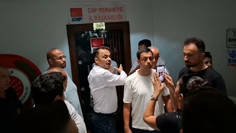 Kılıçdaroğlu yönetiminin atadığı yönetim, il binasına çilingirle girdi