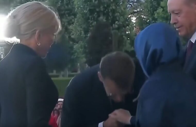 Macron, Emine Erdoğan’ın elini öpmeye çalıştı