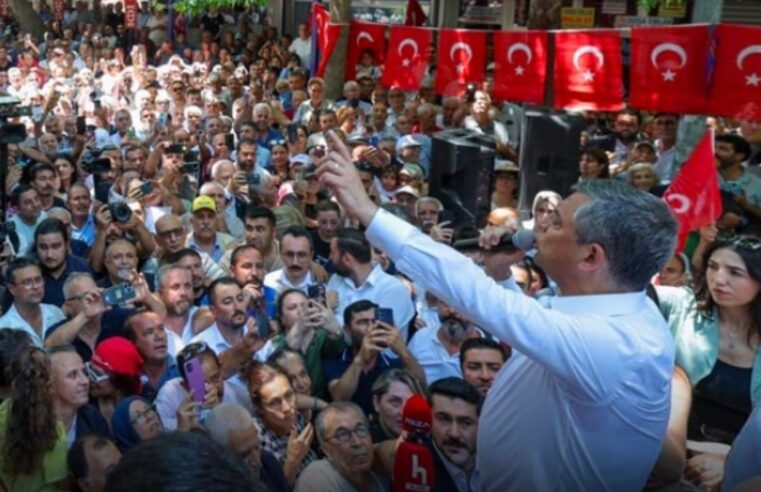Özgür Özel’den Adana’da yeni parti mesajı: ‘Çok yakında yeni bir yol açacağız’