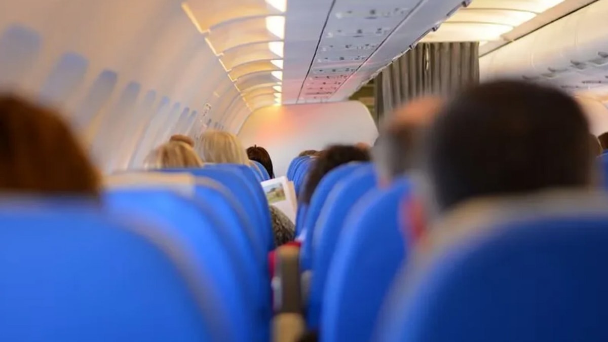 Uçakta sigara krizi! Pilot havalimanına geri dönüş kararı aldı, polis geldi