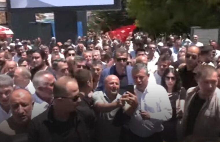 AKP’nin kalesinde Özgür Özel izdihamı