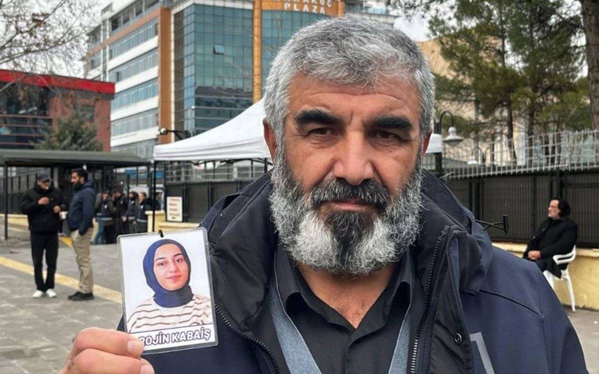 Rojin Kabaiş’in babasına tehdit mesajları: Rojin’in yanına gidersin
